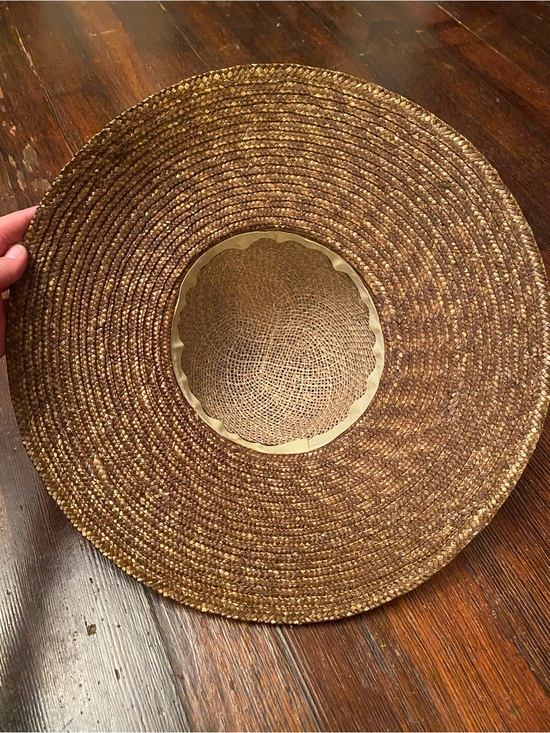 EUC True Vintage Wide Brim Woven Straw Sun Hat w/ Bow and Floral (Rose) Accents main image 10